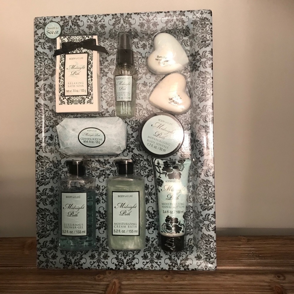 Midnight Path Moisturizing Body Set - Picture 3 of 3